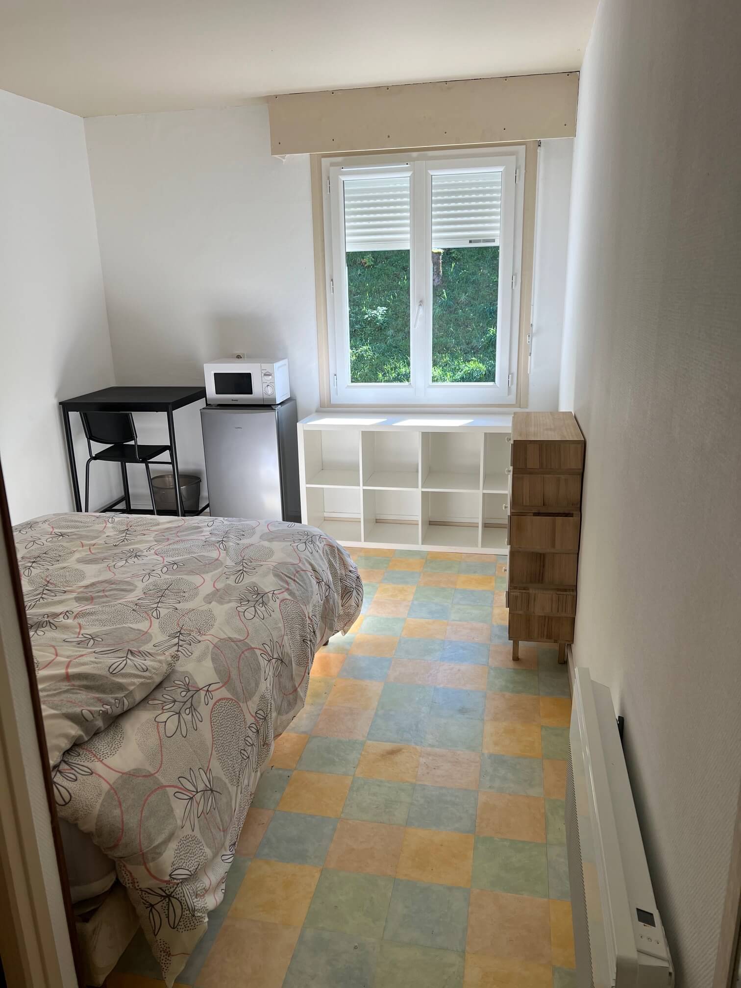 Chambre meublée